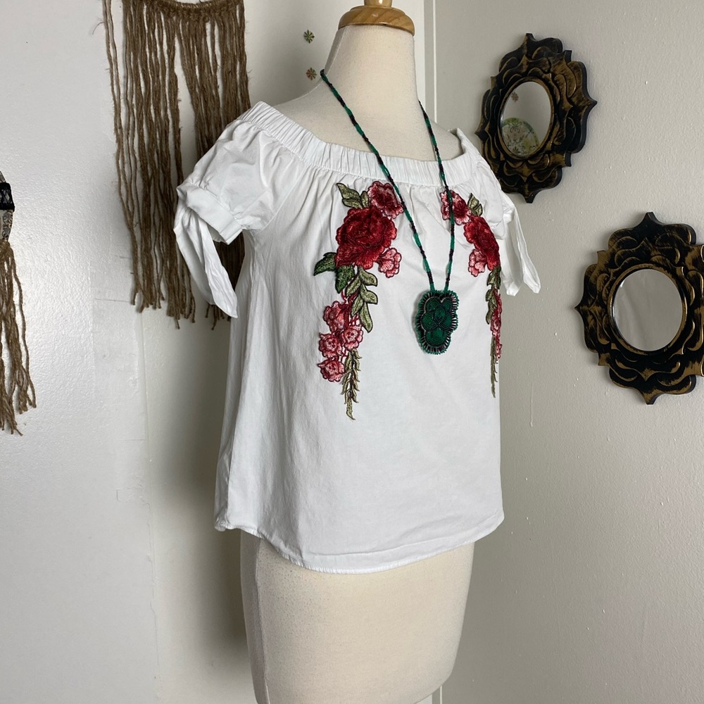 Moa Moa short sleeves with ties white off shoulder embroidered appliqué top S